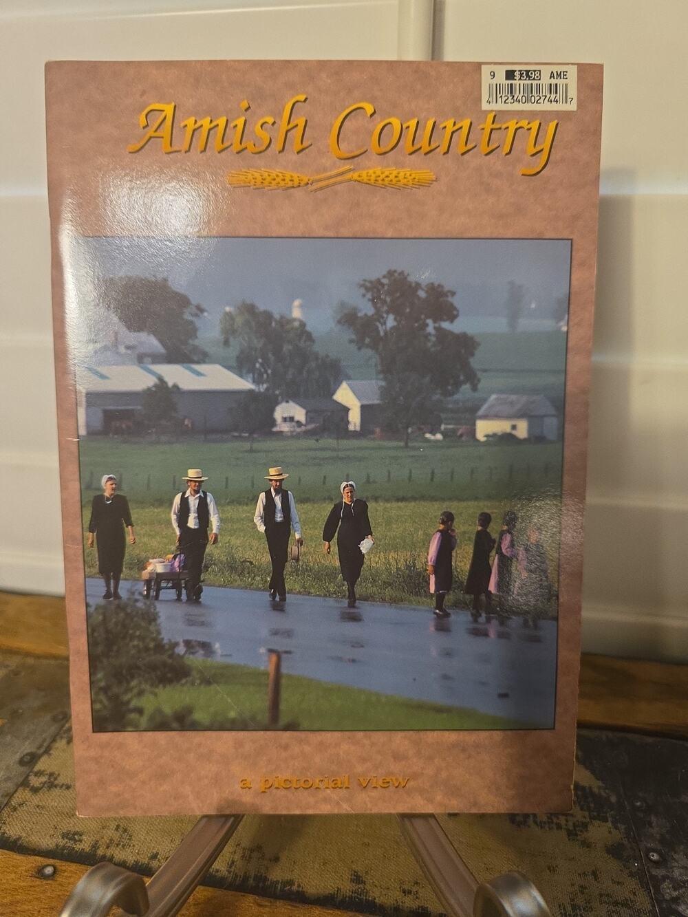 Amish Country A Pictorial View Paperback Souvenir Photo Book Scenic Landscapes